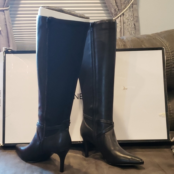 Nine West - Picture 3 of 4